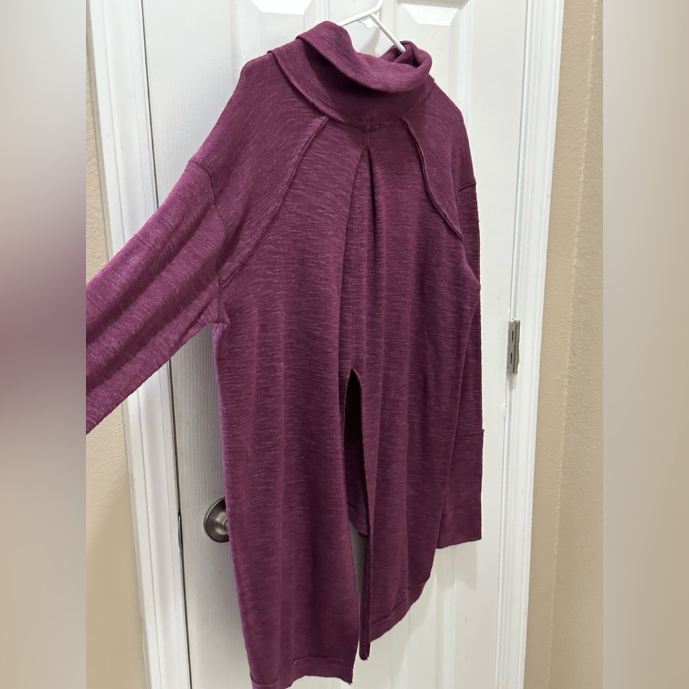 Free People We the Free Split Back Turtleneck Sweater Size Medium purple - Picture 11 of 13